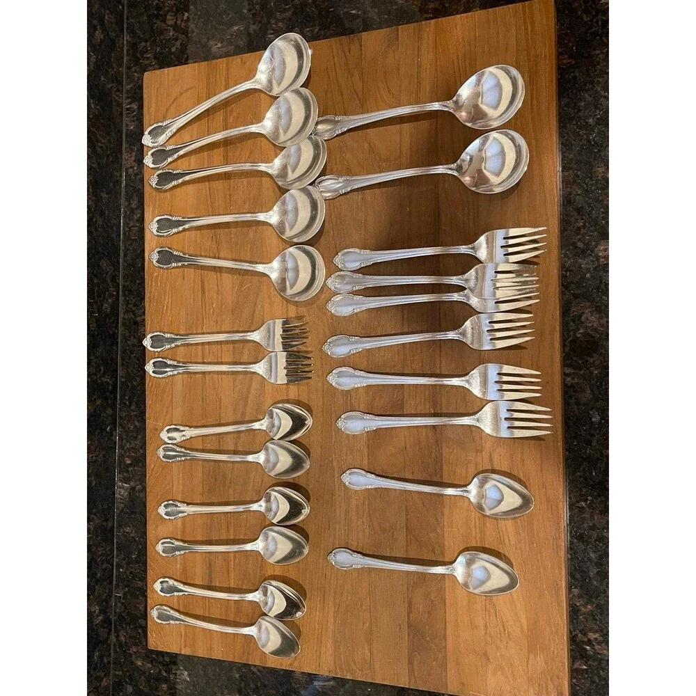 1847 Rogers Bros Remembrance Silverplate - 43-Piece Set